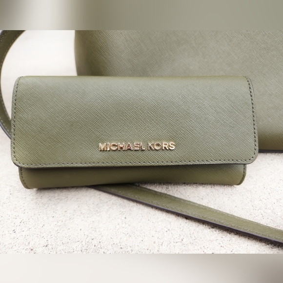 Michael Kors Savannah Bag - Picture 6 of 10